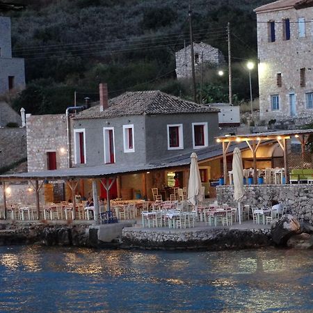 Messinian Blue Seaside Villa Каламата Екстер'єр фото