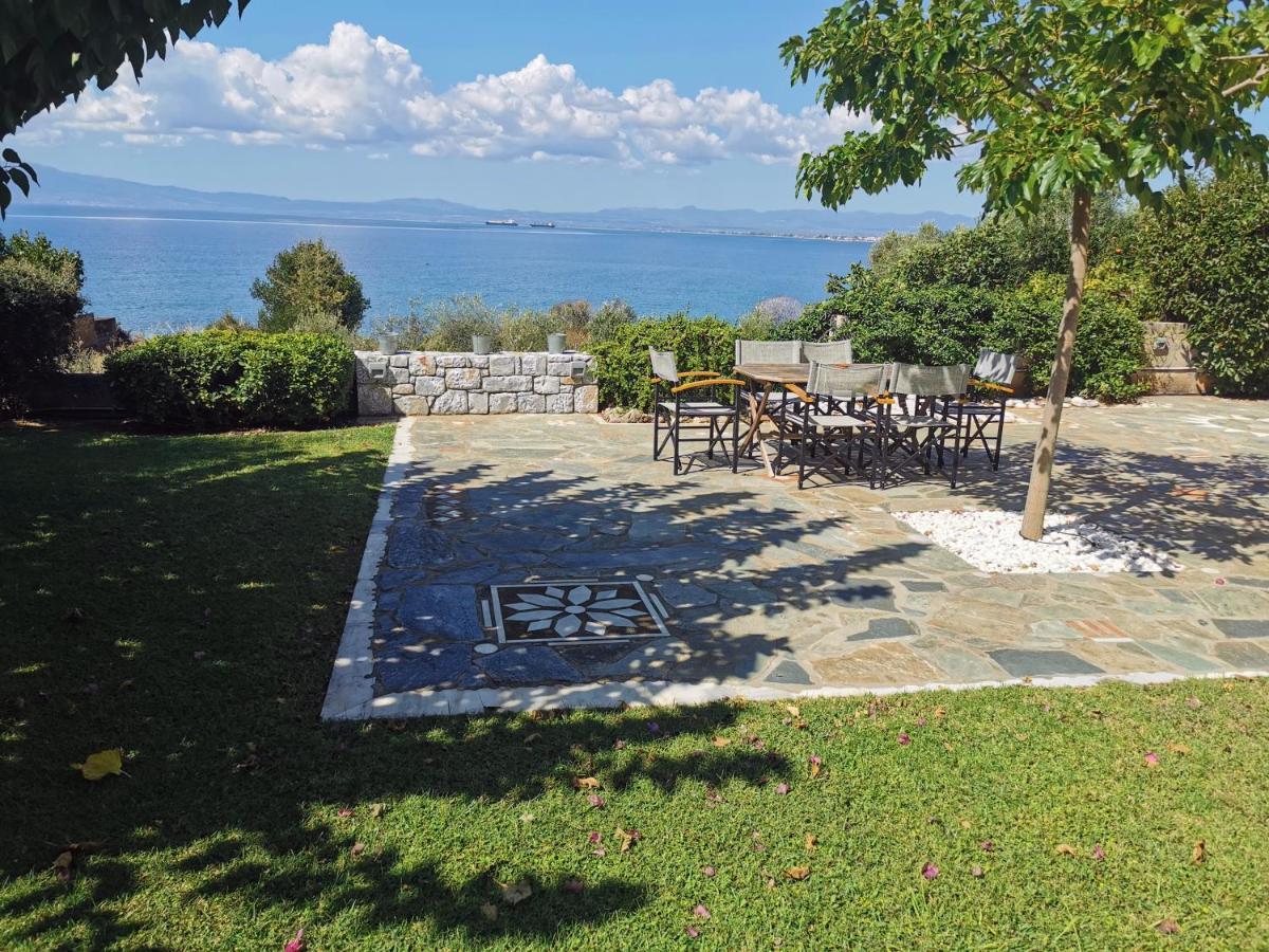 Messinian Blue Seaside Villa Каламата Екстер'єр фото