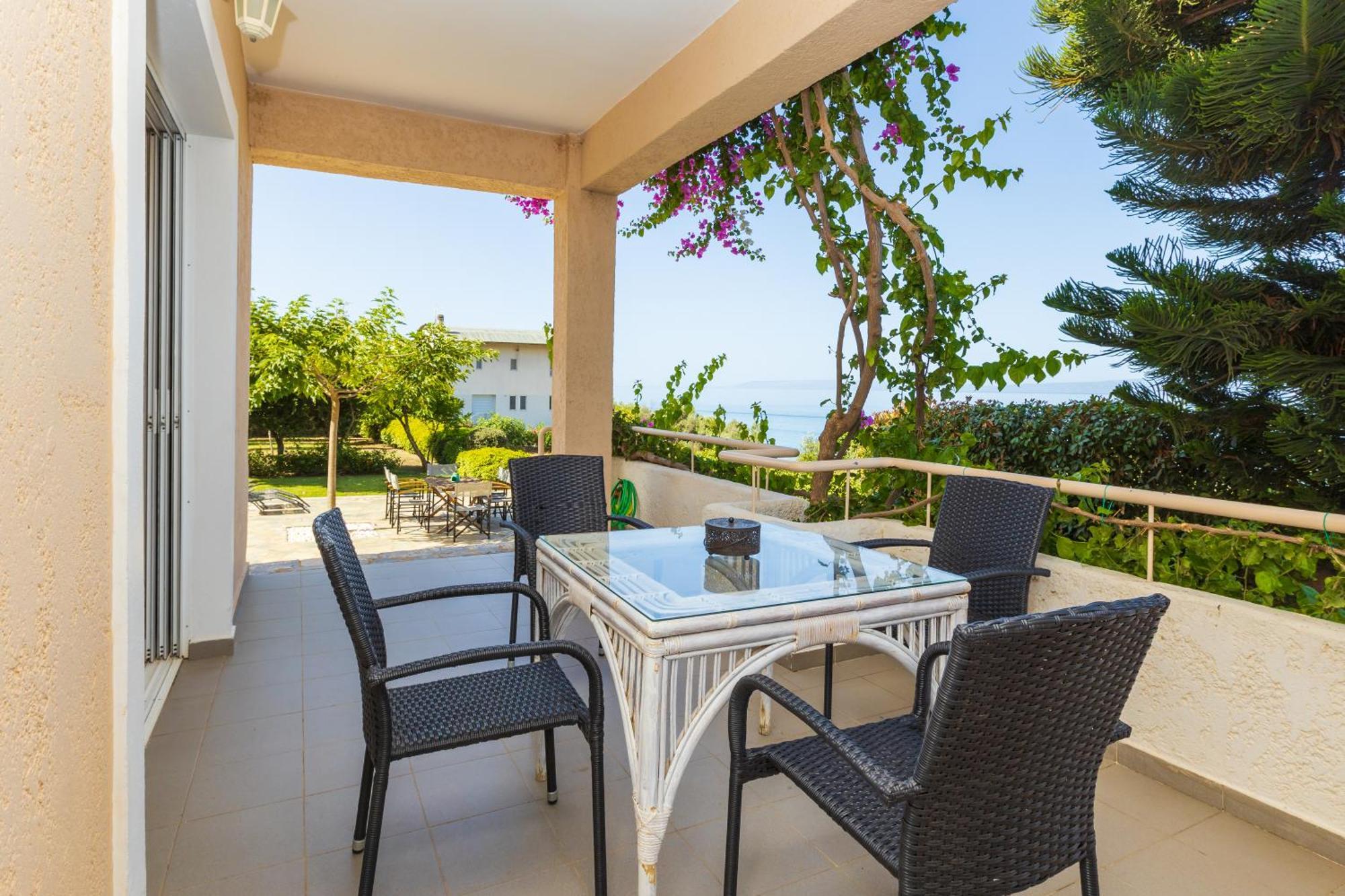 Messinian Blue Seaside Villa Каламата Екстер'єр фото