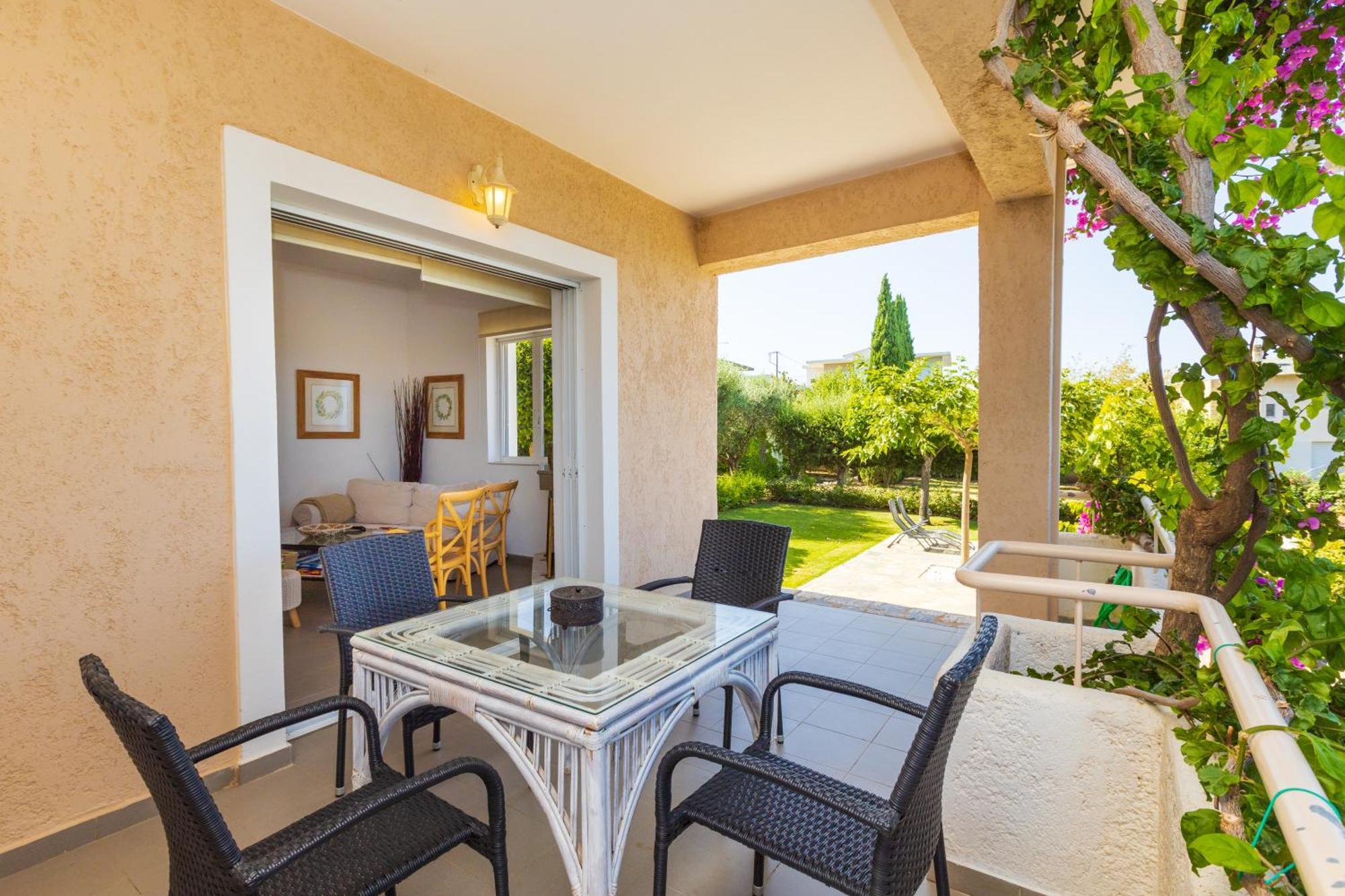 Messinian Blue Seaside Villa Каламата Екстер'єр фото