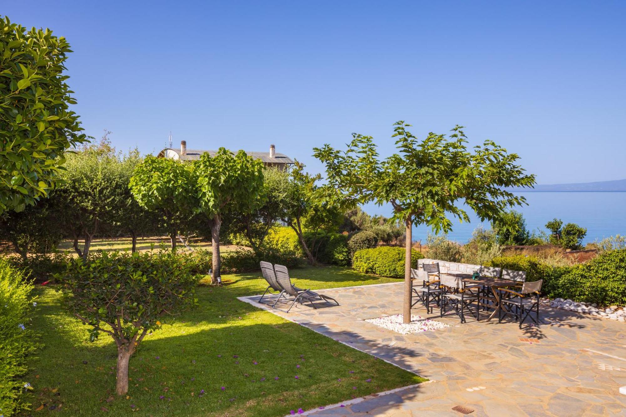 Messinian Blue Seaside Villa Каламата Екстер'єр фото