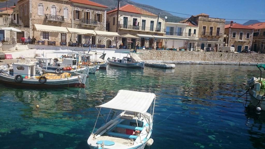 Messinian Blue Seaside Villa Каламата Екстер'єр фото