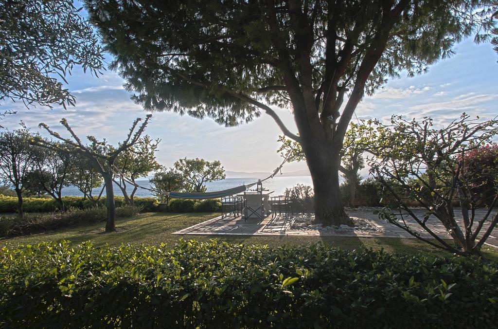 Messinian Blue Seaside Villa Каламата Екстер'єр фото