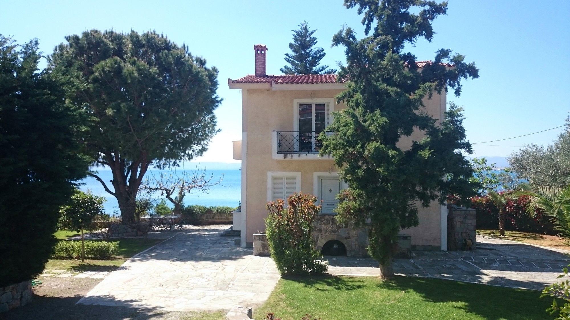 Messinian Blue Seaside Villa Каламата Екстер'єр фото